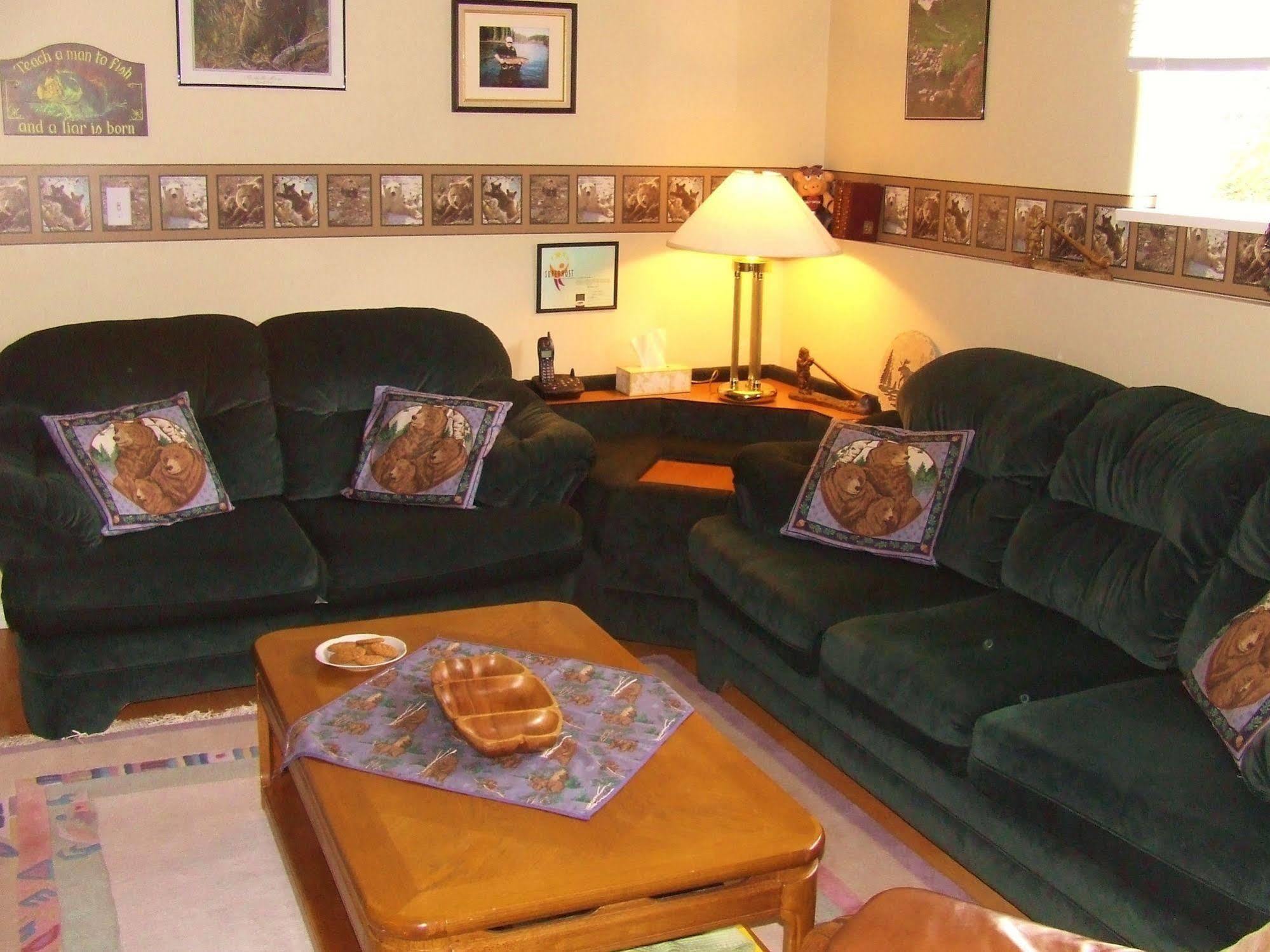 Silvern Lake Trail Bed And Breakfast Smithers Bagian luar foto