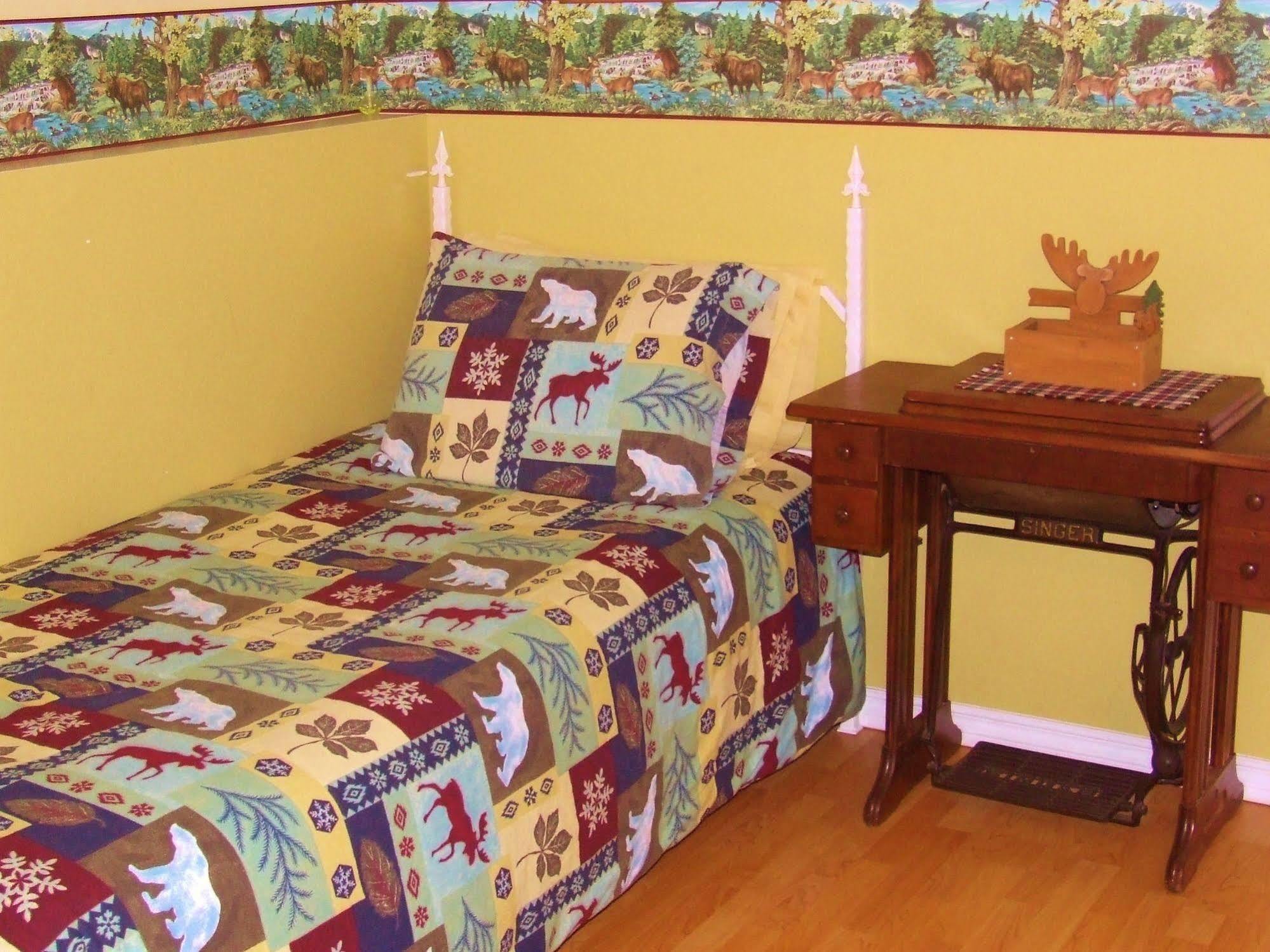 Silvern Lake Trail Bed And Breakfast Smithers Bagian luar foto