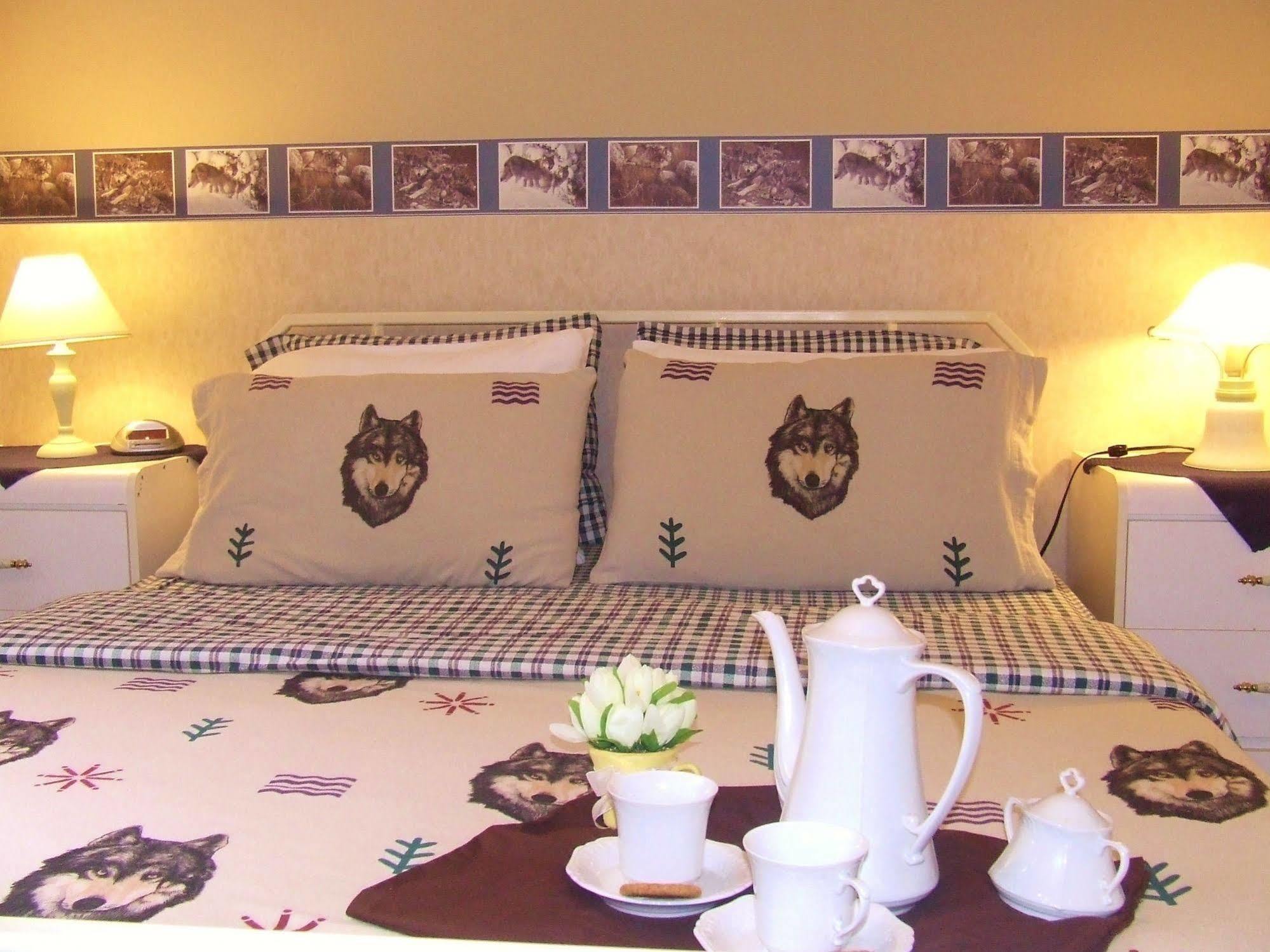 Silvern Lake Trail Bed And Breakfast Smithers Bagian luar foto