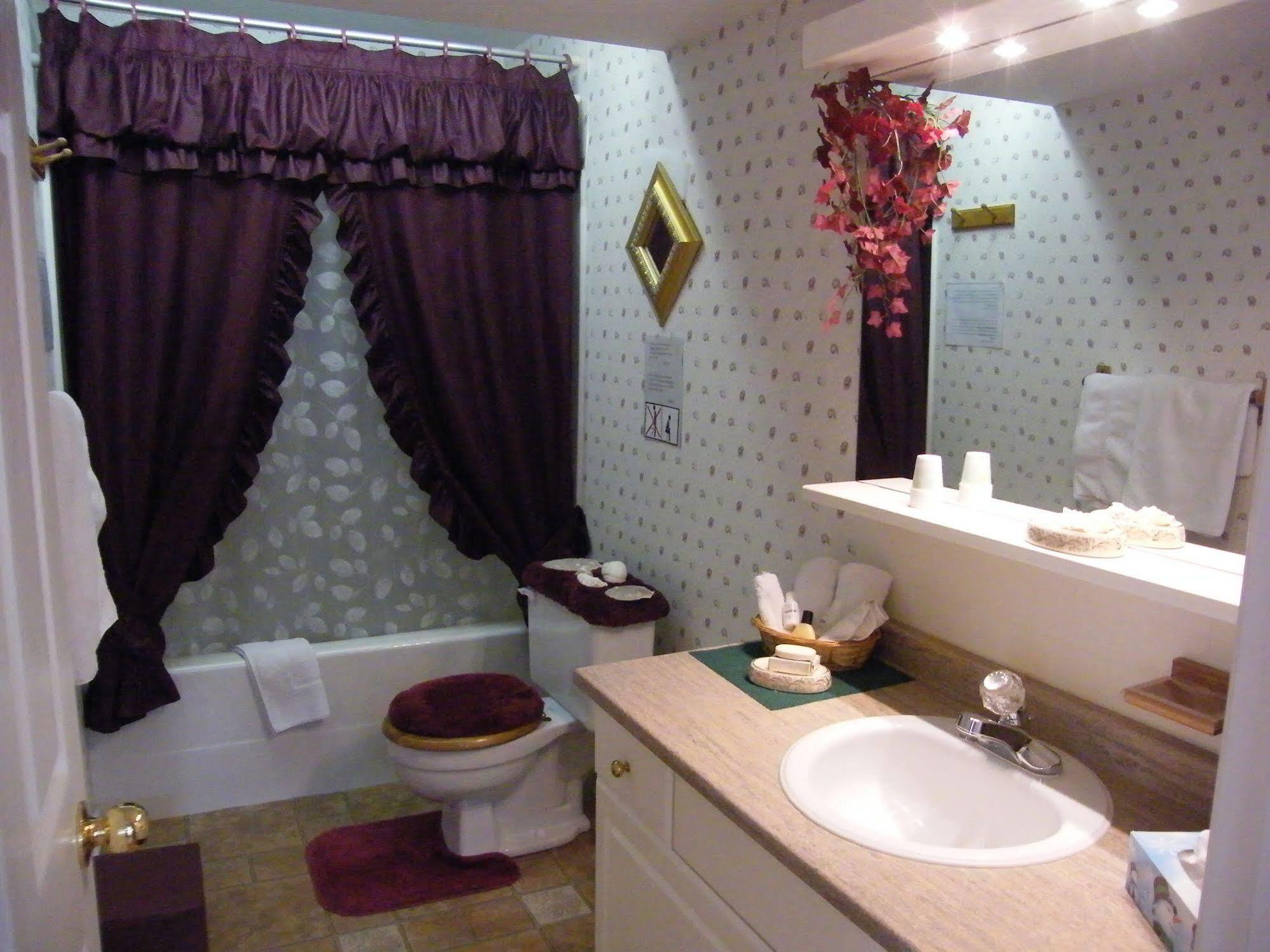 Silvern Lake Trail Bed And Breakfast Smithers Bagian luar foto