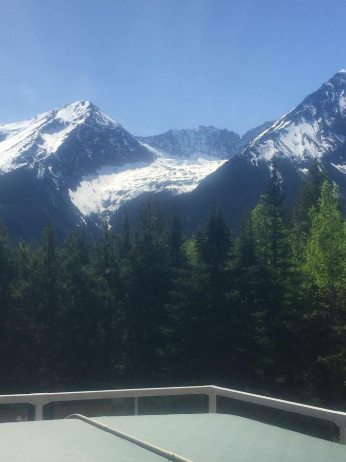 Silvern Lake Trail Bed And Breakfast Smithers Bagian luar foto