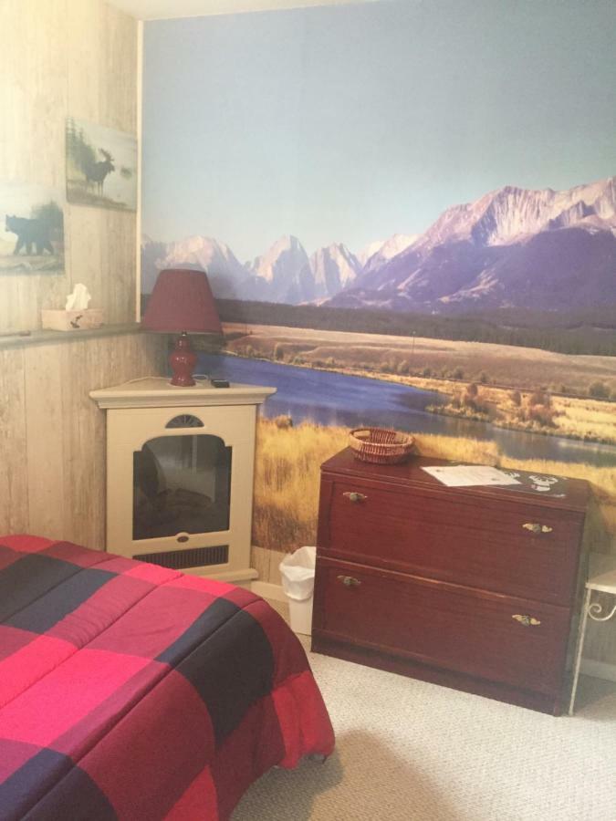 Silvern Lake Trail Bed And Breakfast Smithers Bagian luar foto